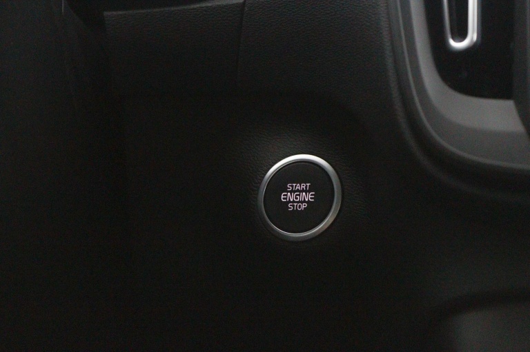 Volvo XC40 - 1.5 T2 Momentum Core 42