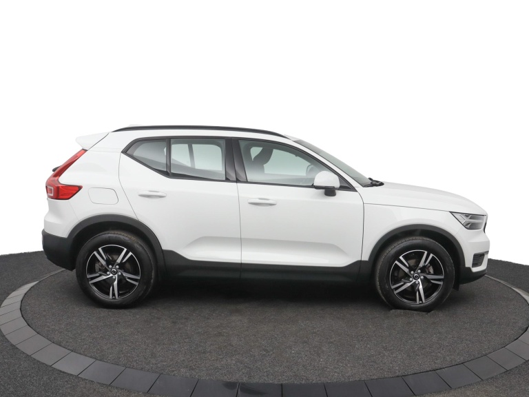 Volvo XC40 - 1.5 T2 Momentum Core 6