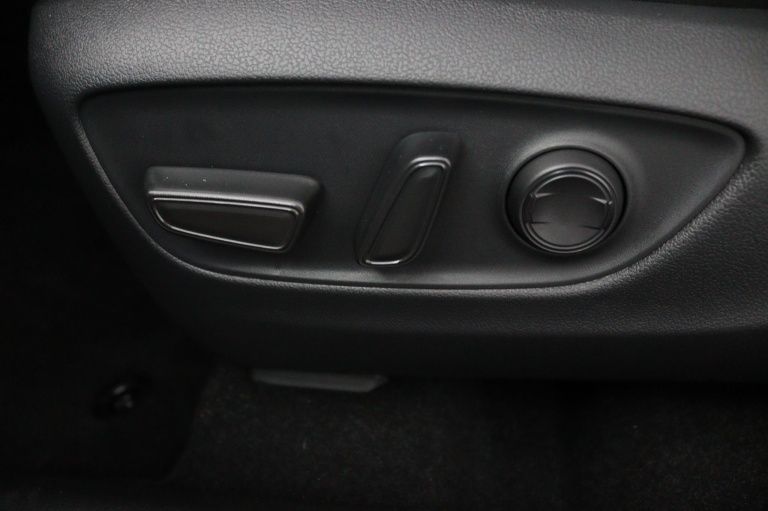 Toyota RAV4 - 2.5 Plug-in Hybrid AWD Dynamic 10