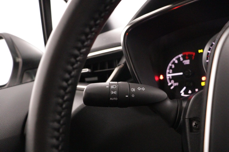 Toyota Corolla - 1.8 Hybrid Active 29