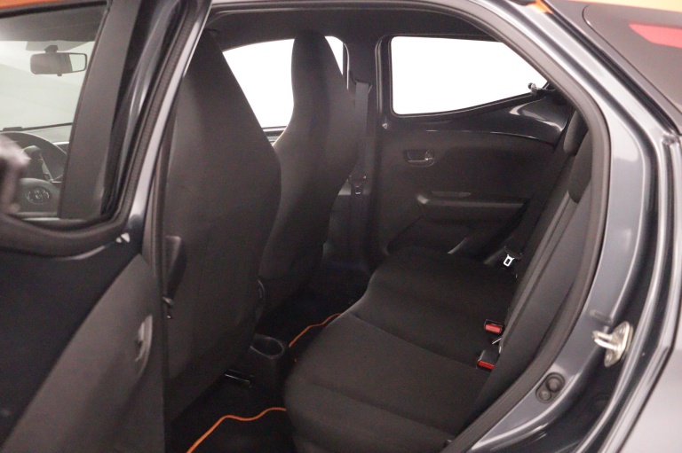 Toyota Aygo - 1.0 VVT-i x-JBL 18