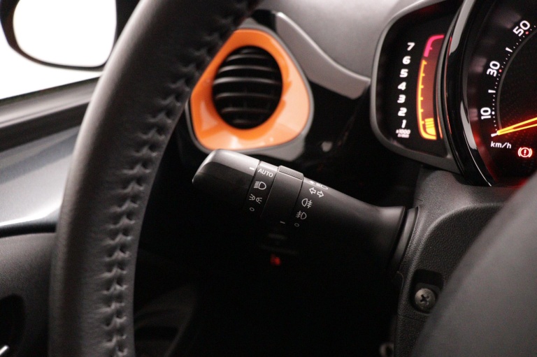 Toyota Aygo - 1.0 VVT-i x-JBL 30