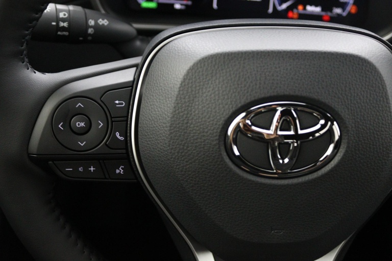 Toyota Corolla Cross - Hybrid 140 Dynamic 18