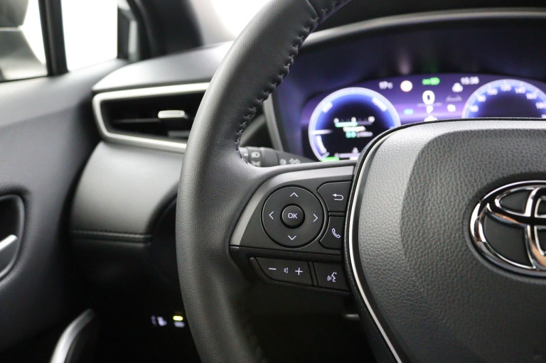 Toyota Corolla Cross - Hybrid 140 Style 21