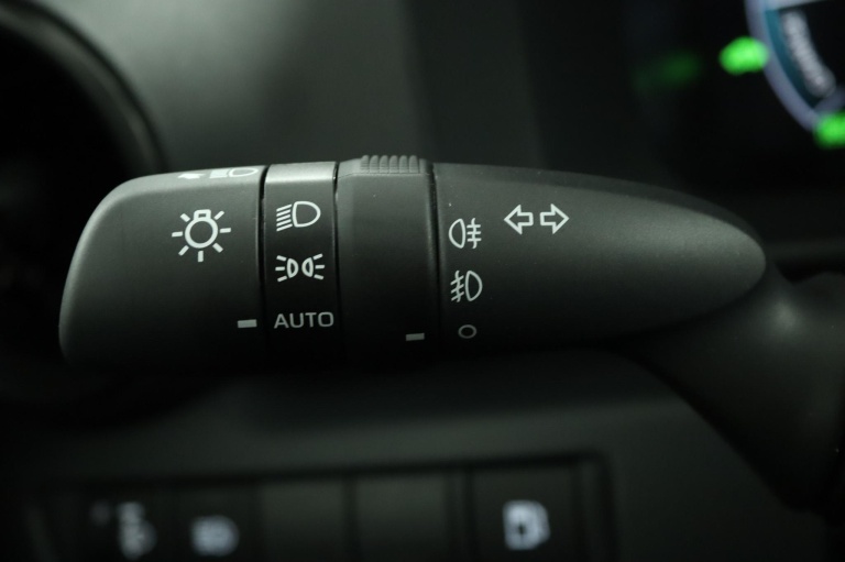 Toyota C-HR - 1.8 Hybrid 140 Dynamic 30