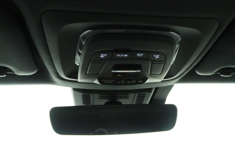 Toyota C-HR - 1.8 Hybrid 140 Dynamic 32