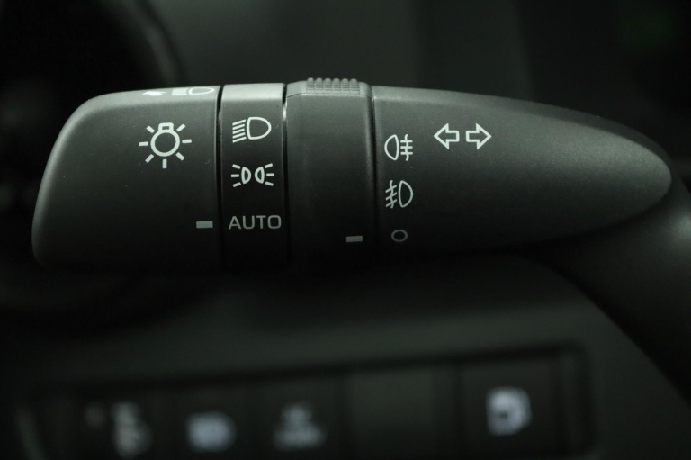Toyota C-HR - 2.0 Plug-in Hybrid 220 Active 31