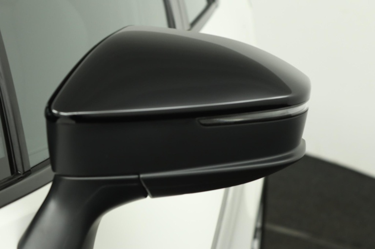 Toyota C-HR - 2.0 Plug-in Hybrid 220 Active 39