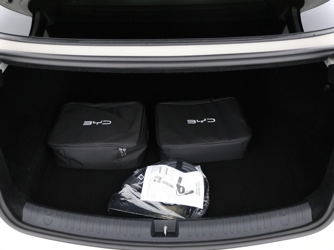 BYD SEAL 6 - DM-i Sedan Comfort Lite