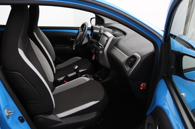 Toyota Aygo - 1.0 VVT-i x-play 22