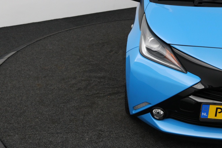 Toyota Aygo - 1.0 VVT-i x-play 34