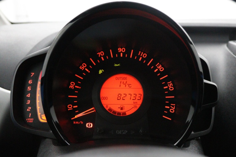 Toyota Aygo - 1.0 VVT-i x-play 6