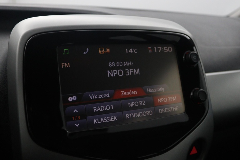 Toyota Aygo - 1.0 VVT-i x-play 8