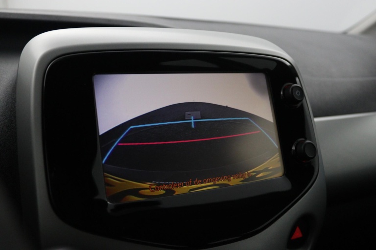 Toyota Aygo - 1.0 VVT-i x-play 9