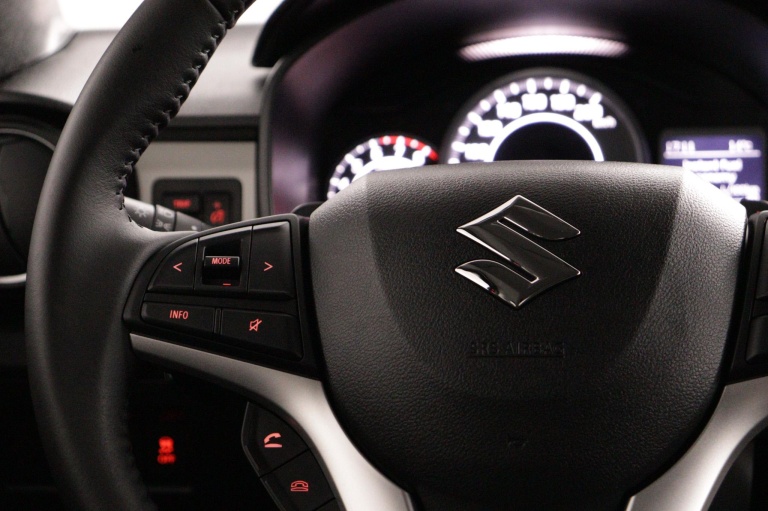 Suzuki Ignis - 1.2 Smart Hybrid Style 19