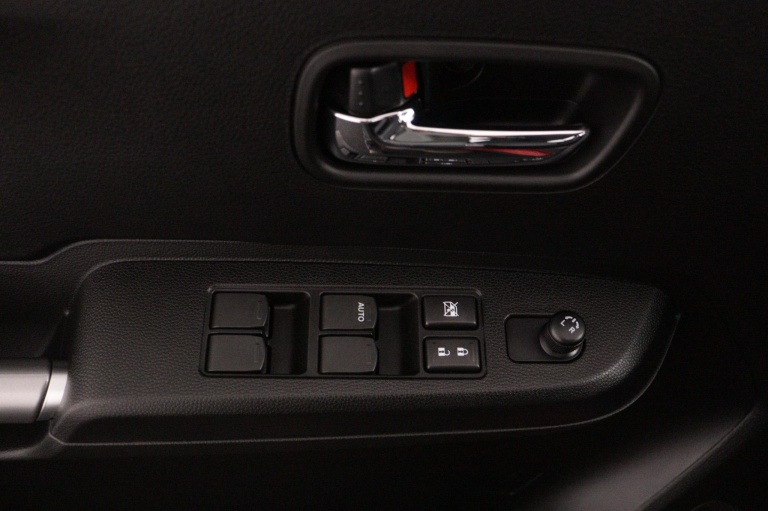 Suzuki Ignis - 1.2 Smart Hybrid Style 28