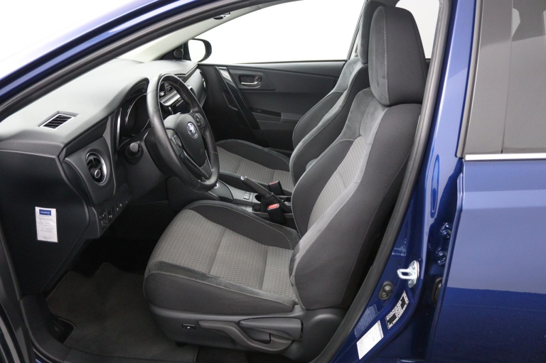 Toyota Auris - 1.8 Hybrid Dynamic Ultimate 17