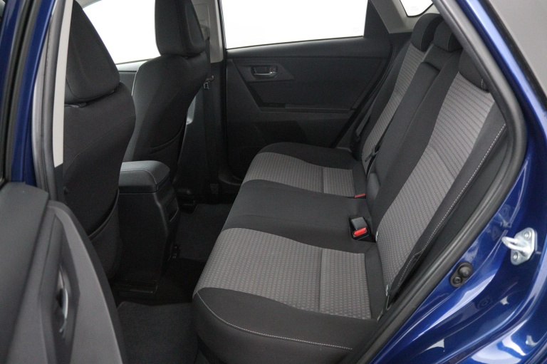 Toyota Auris - 1.8 Hybrid Dynamic Ultimate 18