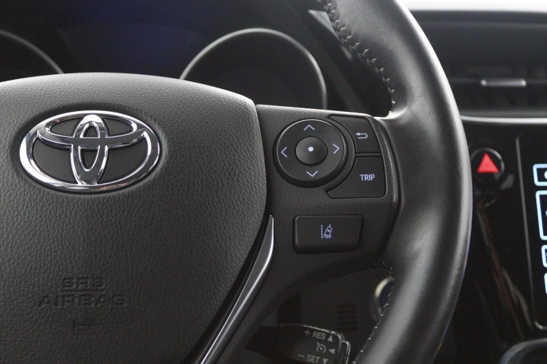 Toyota Auris - 1.8 Hybrid Dynamic Ultimate 21