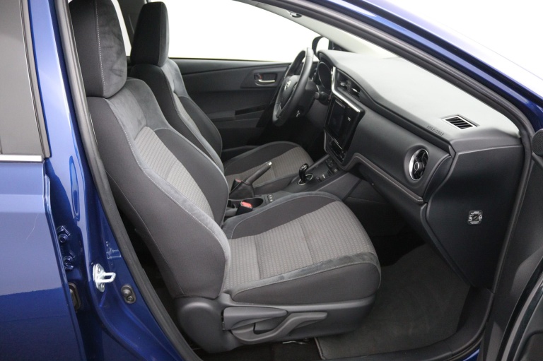 Toyota Auris - 1.8 Hybrid Dynamic Ultimate 22