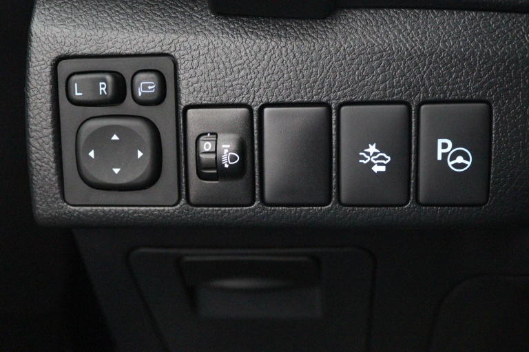 Toyota Auris - 1.8 Hybrid Dynamic Ultimate 30