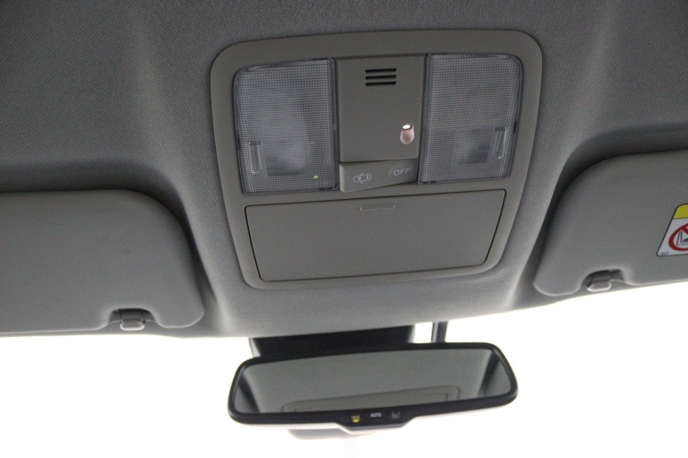 Toyota Auris - 1.8 Hybrid Dynamic Ultimate 33