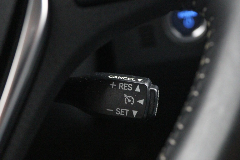 Toyota Auris - 1.8 Hybrid Dynamic Ultimate 43