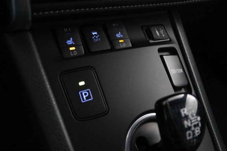 Toyota Auris - 1.8 Hybrid Dynamic Ultimate 45