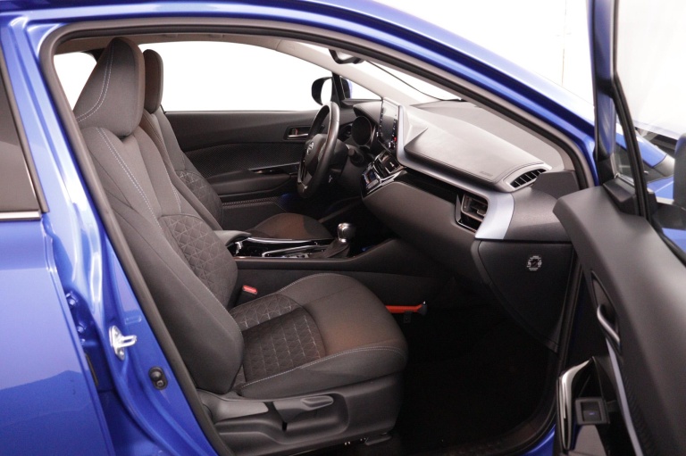Toyota C-HR - 1.8 Hybrid Dynamic 18