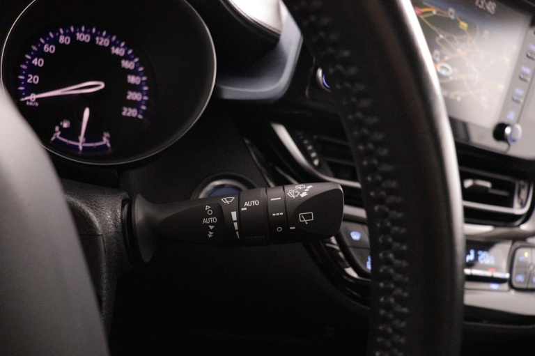 Toyota C-HR - 1.8 Hybrid Dynamic 30