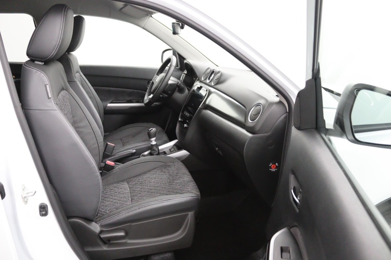 Suzuki Vitara - 1.4 Boosterjet Style Smart Hybrid 10