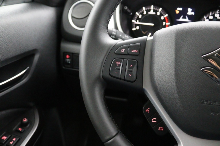 Suzuki Vitara - 1.4 Boosterjet Style Smart Hybrid 15