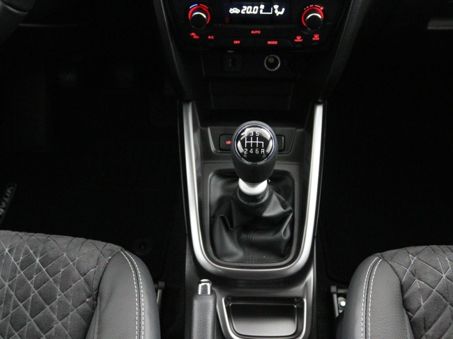 Suzuki Vitara - 1.4 Boosterjet Style Smart Hybrid