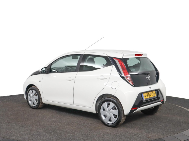 Toyota Aygo - 1.0 VVT-i x-play 12