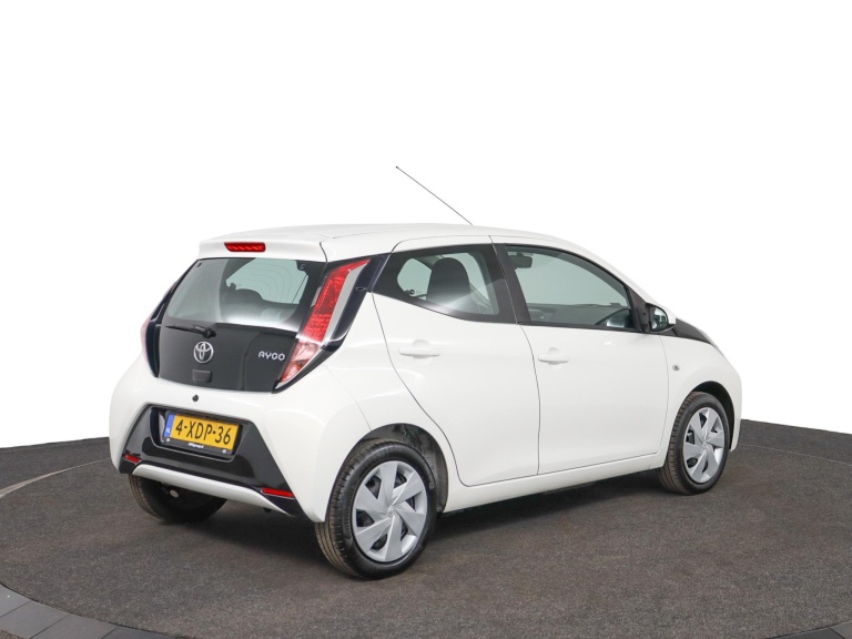 Toyota Aygo - 1.0 VVT-i x-play 2