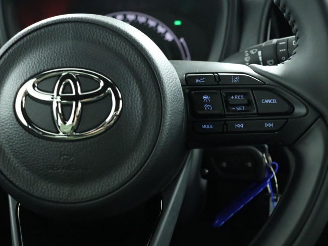 Toyota Aygo X - 1.0 VVT-i MT Play