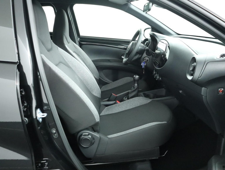 Toyota Aygo X - 1.0 VVT-i MT Play 22