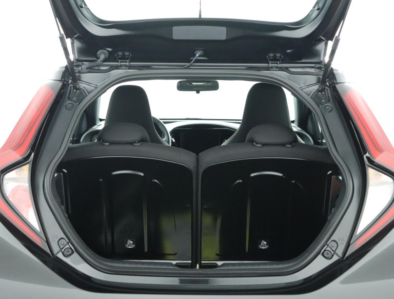 Toyota Aygo X - 1.0 VVT-i MT Play 24