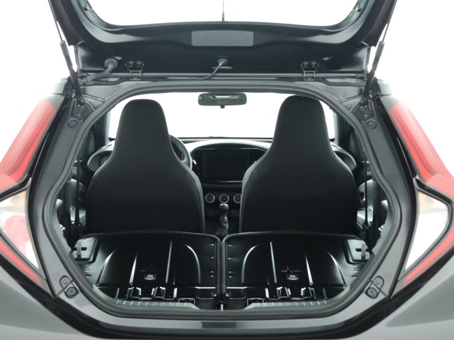 Toyota Aygo X - 1.0 VVT-i MT Play