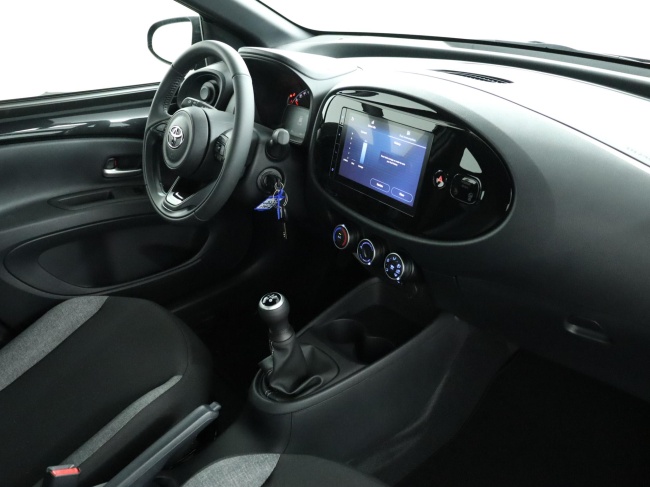 Toyota Aygo X - 1.0 VVT-i MT Play