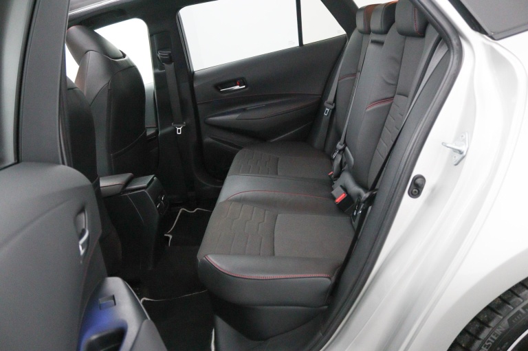 Toyota Corolla Touring Sports - 2.0 Hybrid Executive 18