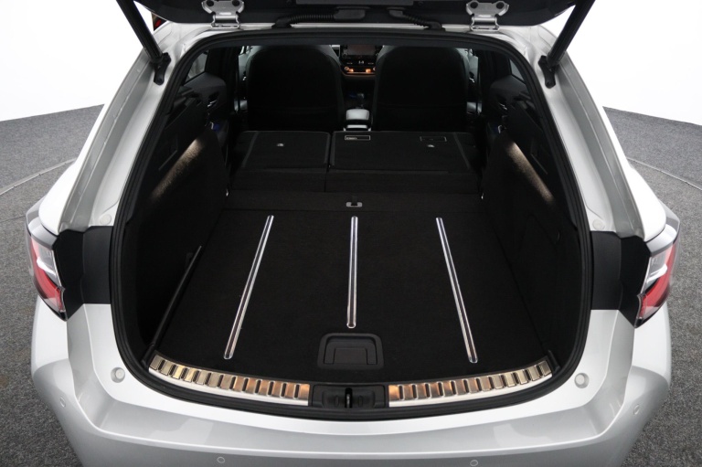 Toyota Corolla Touring Sports - 2.0 Hybrid Executive 27