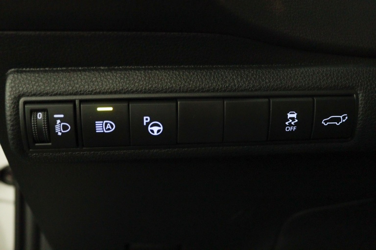 Toyota Corolla Touring Sports - 2.0 Hybrid Executive 31