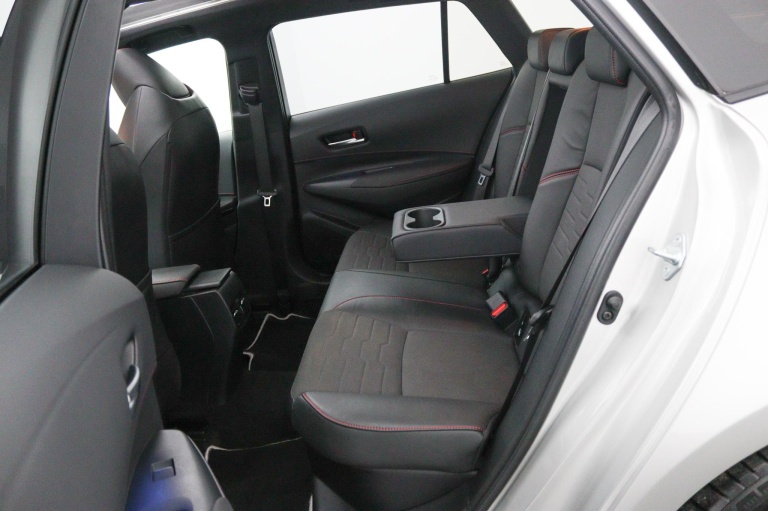 Toyota Corolla Touring Sports - 2.0 Hybrid Executive 41
