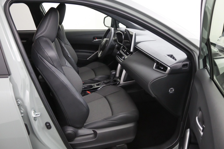Toyota Corolla Cross - Hybrid 140 Style 22