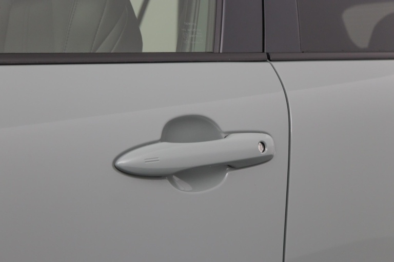 Toyota Corolla Cross - Hybrid 140 Style 38