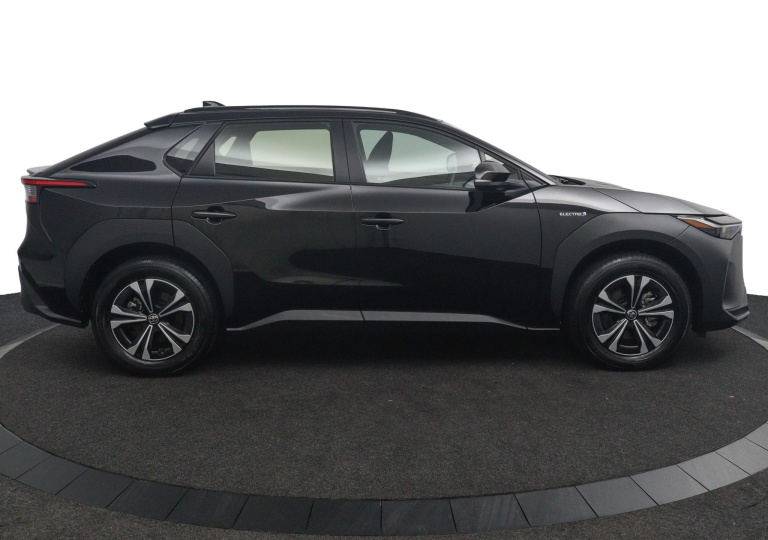 Toyota bZ4X - Active 71 kWh 6