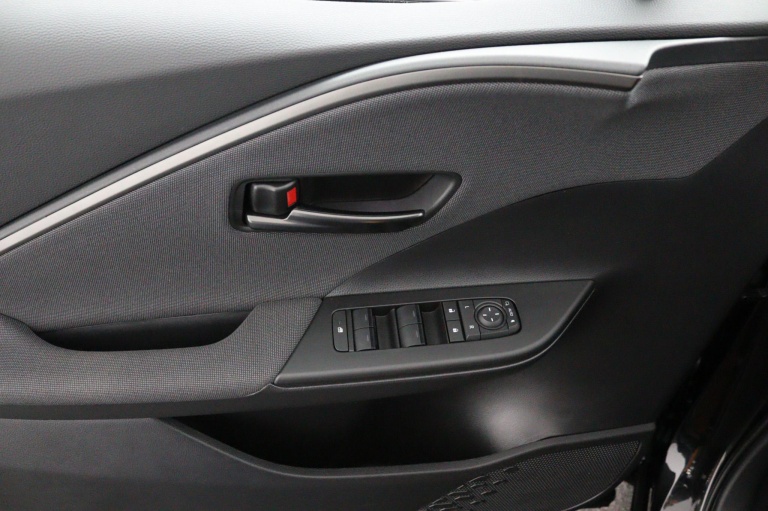 Toyota C-HR - 1.8 Hybrid 140 Dynamic 30
