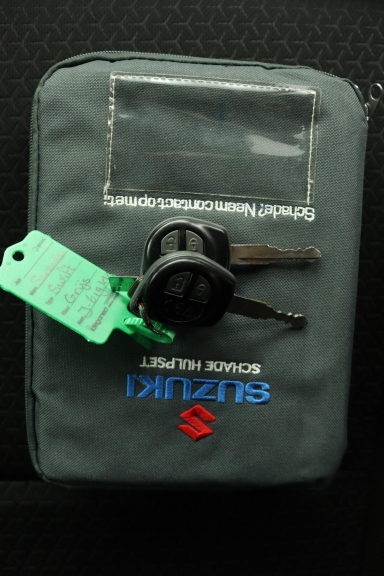 Suzuki Swift - 1.2 Select Smart Hybrid 11