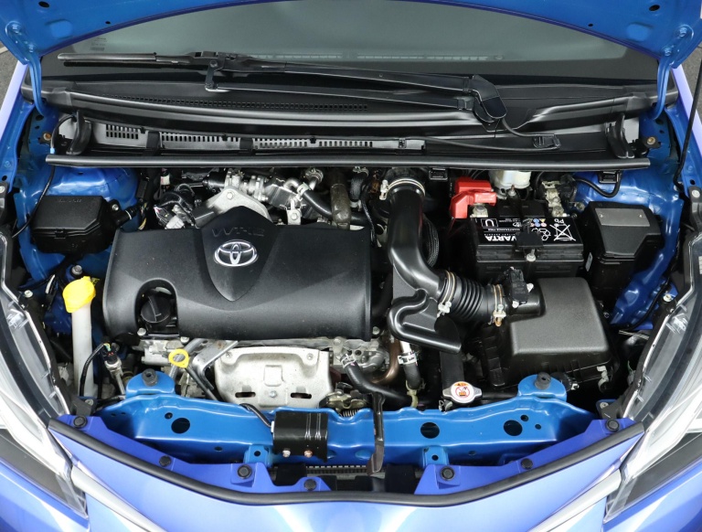 Toyota Yaris - 1.5 VVT-i Executive 33